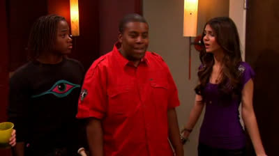 iCarly - iParty with Victorious 2011 DVDRip XviD 4PlayHD.avi