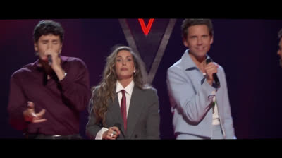 Mika et les coachs de "La Voz" interprètent "La niña de la linterna" & "Love today"