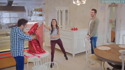 Con olor a fresas. Çilek Kokusu. ( Doblado en Espanol CASTELLANO !!!!). Episodios 31 a 45 .